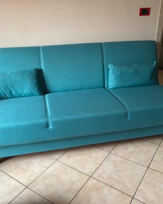 Divano azzurro