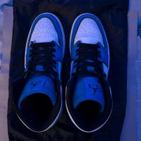 Jordan 1 Mid BLUE