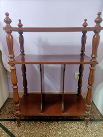 Etagere in legno di piccole dimensioni 