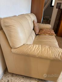 Divano in pelle crema 3 posto seduta relax
