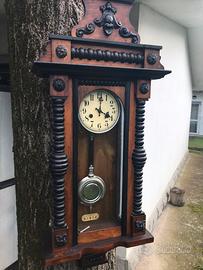 Orologio a pendolo molto bello