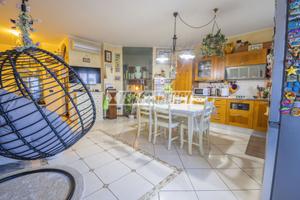 Appartamento come nuovo, 3 camere 2 bagni, con gar