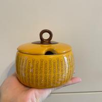 Formaggiera piccolo difetto