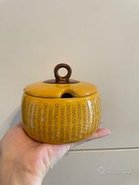 Formaggiera piccolo difetto