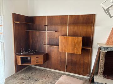 Libreria in stile swedese