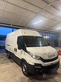 0502 FURGONE IVECO DAILY 2016