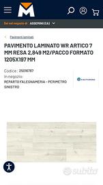 PAVIMENTO LAMINATO E BATTISCOPA NUOVO