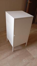 Armadietto metallo Ikea