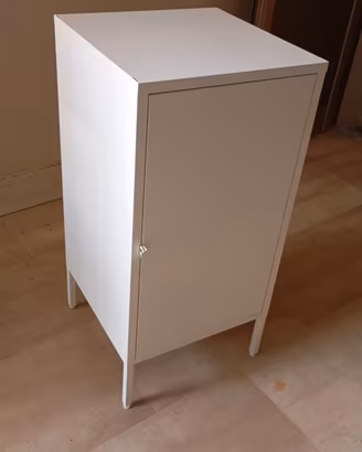 Armadietto metallo Ikea