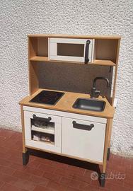 toy kitchen 