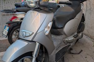 scarabeo 250 cc 