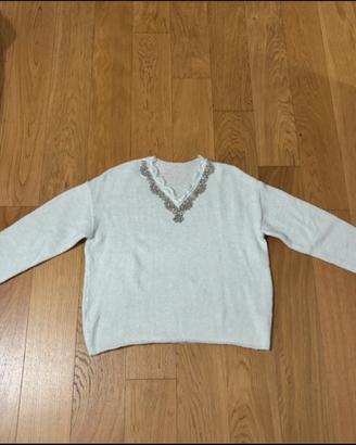 Maglione bianco scollo a V con strass e pizzo