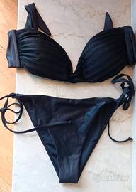 Bikini F**k colore nero con imbottitura removibile