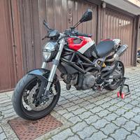 Ducati Monster 696+ -  patente A2