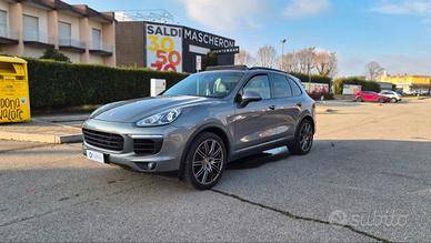 Porsche Cayenne 3.0 Platinum Edition tiptronic