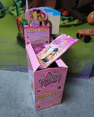 Box 24 bustine lamincard Patito Feo Stick and Go
