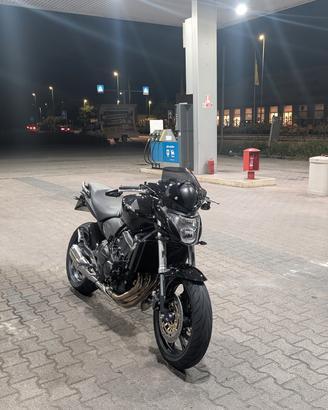 Hornet 600
