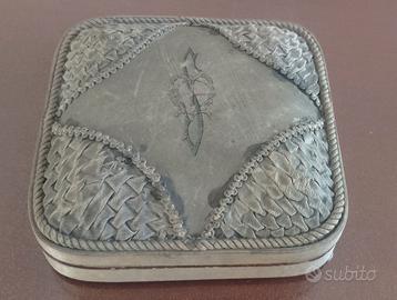 Antico cofanetto portagioie con monogramma XIX sec