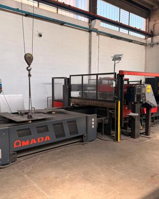 Macchina taglio laser amada
