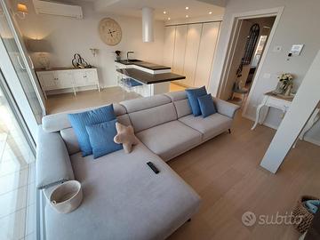 Divano angolare Febal Casa con sedute scorrevoli