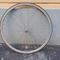 Ruota anteriore corsa