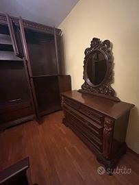 Comó in legno con specchiera intagliata