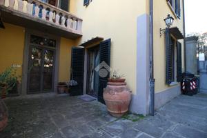 PORZIONE DI TRIFAMILIARE A FIESOLE