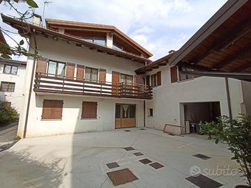 CASA INDIPENDENTE CON GIARDINO E SOFFITTA AL GR...