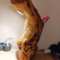 Lampada da scrivania in legno d' olivo secolare