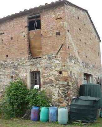 Rustico / Casale di 114 m² con 2 locali a Bientina
