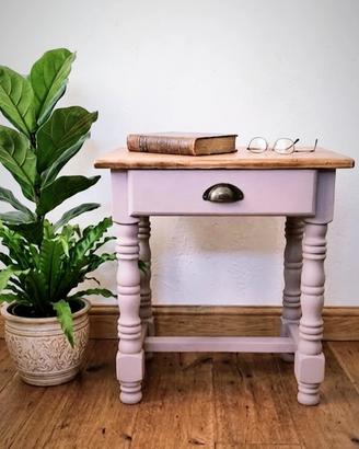 Coppia di comodini in legno rivisitati e dipinti