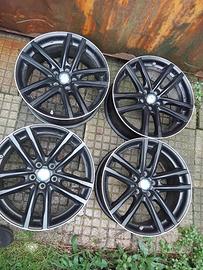 cerchi in lega Mercedes  da 18 pollici usati 