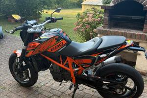KTM DUKE 690
