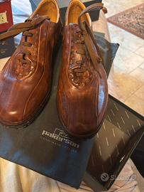 Scarpe in cuoio nuove