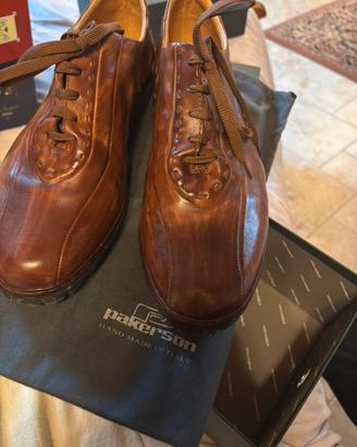 Scarpe in cuoio nuove