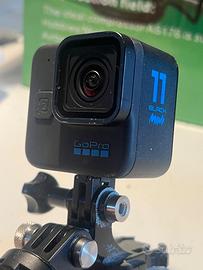 Gopro 11 Black mini con supporto e card