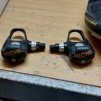 Pedali bicicletta per attacchi miche