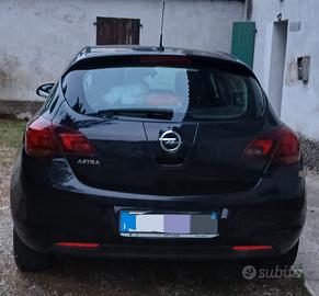 opel astra 2011
