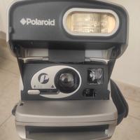 Macchina fotografica polaroid 
