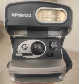 Macchina fotografica polaroid 