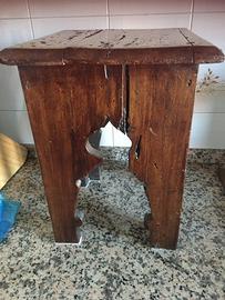 Sgabello antico legno noce