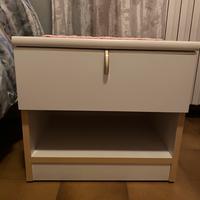 Comodino singolo bianco