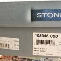 stivaletto basso con tacco. 