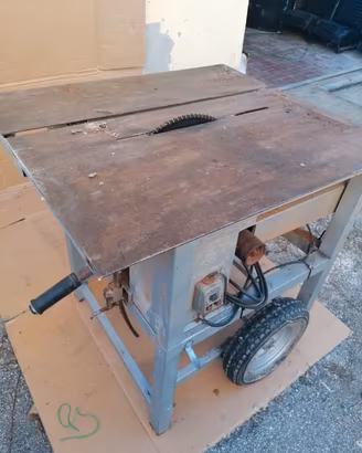 sistema artigianale taglio legno -sega elettrica