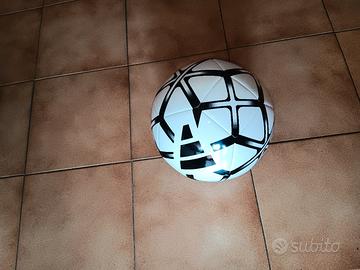 pallone adidas 