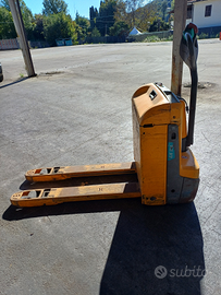 Transpallet Jungheinrich EJE114 usato