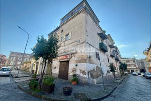 Locale commerciale in zona centrale ad alta visibi