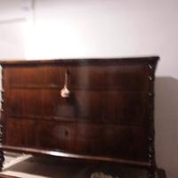 Antico cassettone restaurato