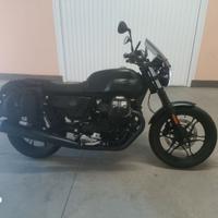 Moto Guzzi V7 III Night pack - PARI AL NUOVO
