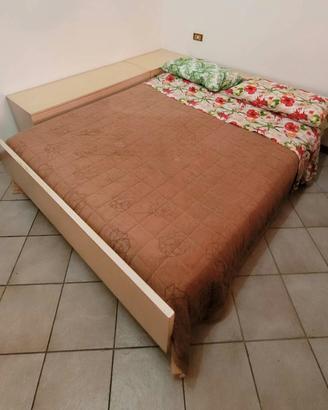 Letto matrimoniale + comodini + comò + materasso